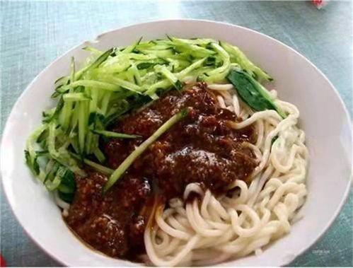 大瓜头吃炸酱面视频,一场味蕾与视觉的盛宴